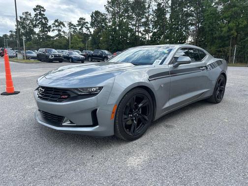 Sharkskin Metallic 2023 Chevrolet Camaro 1LT