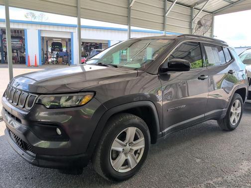 Granite Crystal Metallic Clearcoat 2022 Jeep Compass Latitude
