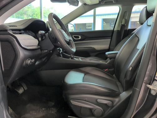 Granite Crystal Metallic Clearcoat 2022 Jeep Compass Latitude