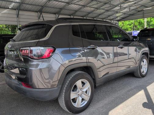 Granite Crystal Metallic Clearcoat 2022 Jeep Compass Latitude