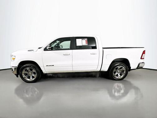 Bright White Clearcoat 2022 RAM 1500 Big Horn/Lone Star