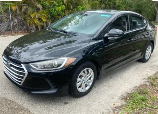 2018 Hyundai ELANTRA SE