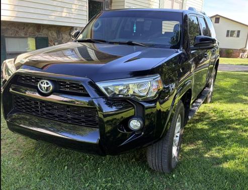 Midnight Black Metallic 2017 Toyota 4Runner SR5 Premium