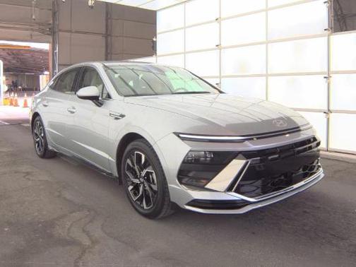 Aero Silver 2025 Hyundai SONATA SEL