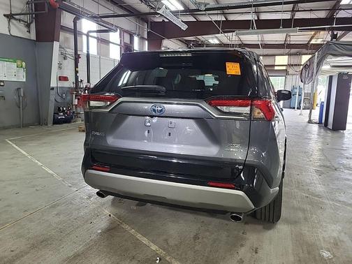Midnight Black Metallic 2022 Toyota RAV4 Hybrid SE