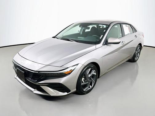 Fluid Metal 2025 Hyundai ELANTRA SEL