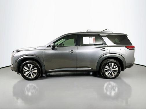 2024 Nissan Pathfinder SL FWD