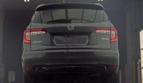 Gray 2022 Honda Pilot 2WD Special Edition