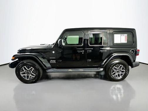 Black Clearcoat 2024 Jeep Wrangler 4-Door Sahara 4x4