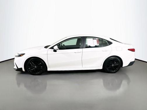 Ice Cap 2025 Toyota Camry SE