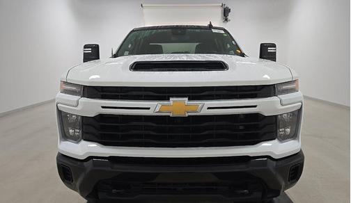 Summit White 2024 Chevrolet Silverado 2500 Custom
