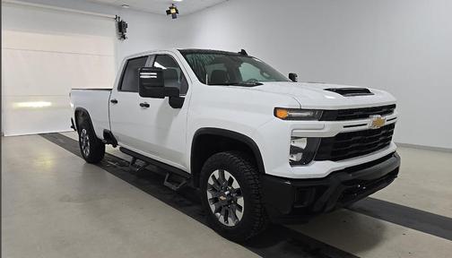 Summit White 2024 Chevrolet Silverado 2500 Custom