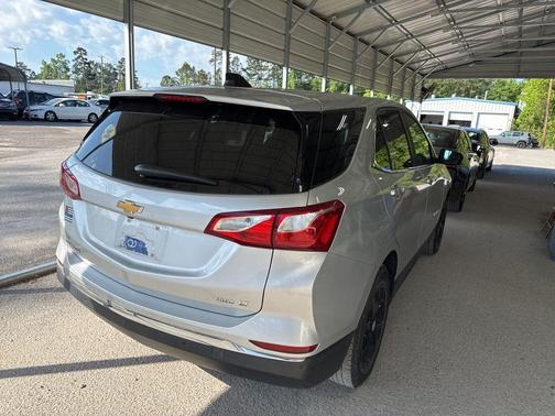 Silver Ice Metallic 2021 Chevrolet Equinox 1LT