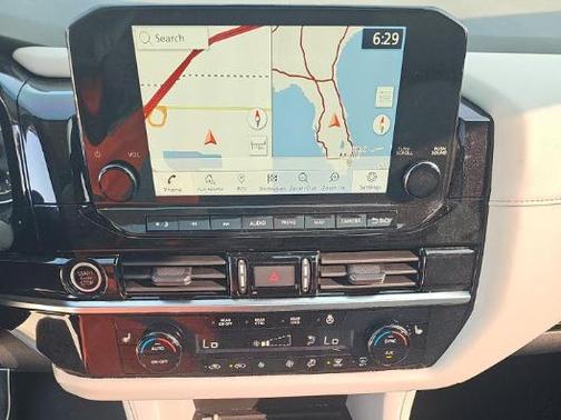 2023 Nissan Pathfinder SL FWD