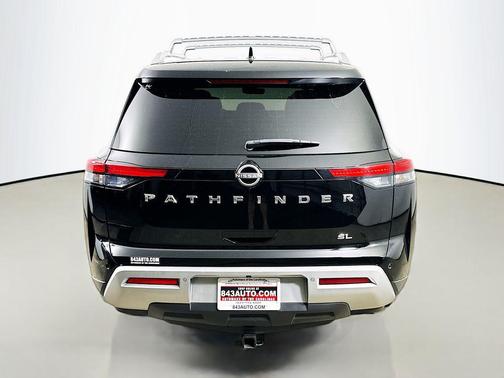 2023 Nissan Pathfinder SL FWD