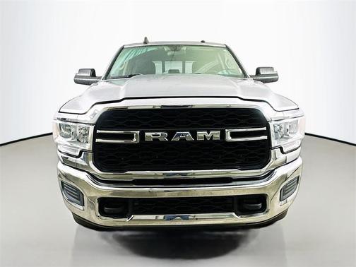 2019 RAM 2500 Tradesman Crew Cab 4x4 6'4' Box