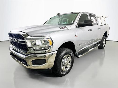 2019 RAM 2500 Tradesman Crew Cab 4x4 6'4' Box