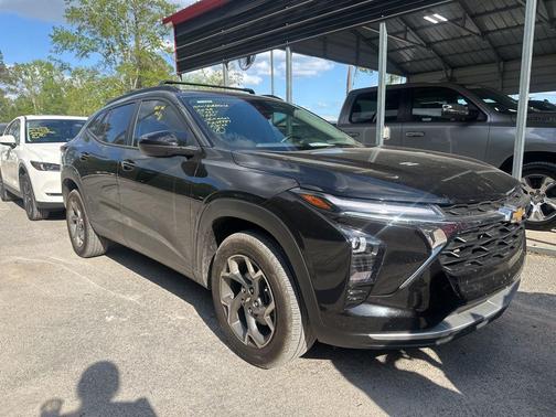 Mosaic Black Metallic 2025 Chevrolet Trax LT