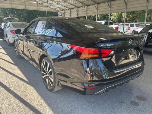 2022 Nissan Altima SR FWD