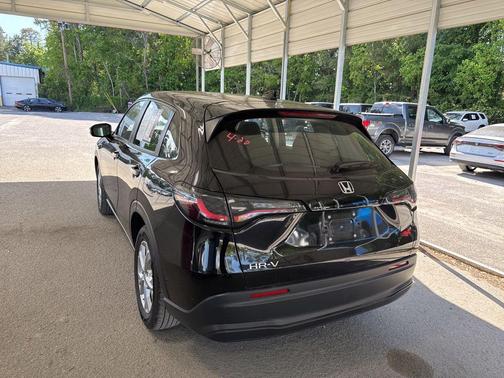 Platinum White Pearl 2025 Honda HR-V LX