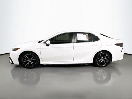 Super White 2021 Toyota Camry SE