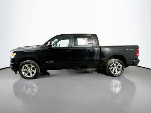 Diamond Black Crystal Pearlcoat 2023 RAM 1500 Big Horn/Lone Star