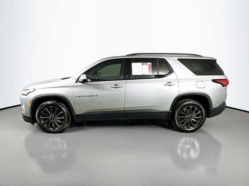 Sterling Gray Metallic 2023 Chevrolet Traverse RS
