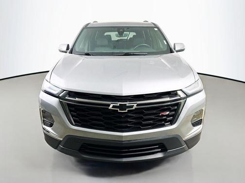 Sterling Gray Metallic 2023 Chevrolet Traverse RS