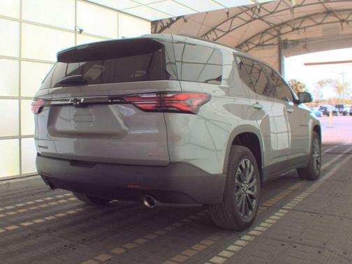 Sterling Gray Metallic 2023 Chevrolet Traverse RS