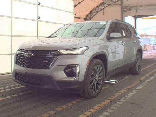 Sterling Gray Metallic 2023 Chevrolet Traverse RS