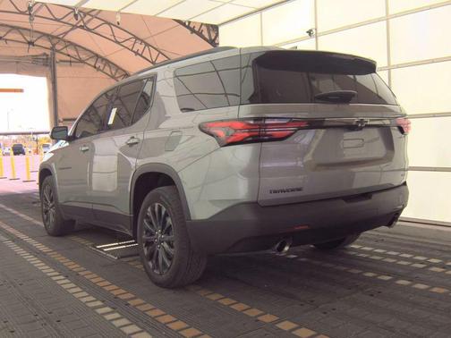Sterling Gray Metallic 2023 Chevrolet Traverse RS
