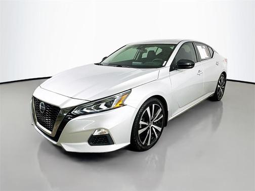 2020 Nissan Altima SR FWD