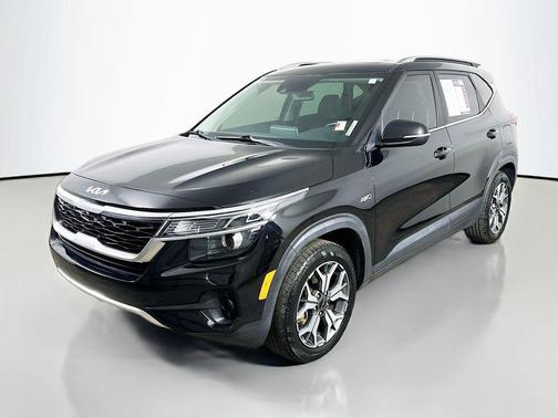 Cherry Black 2022 Kia Seltos EX