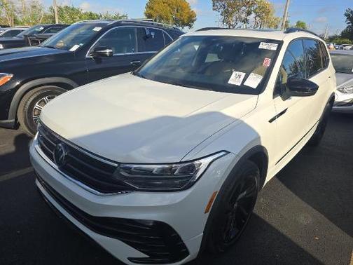 2023 Volkswagen Tiguan 2.0T SE R-Line Black