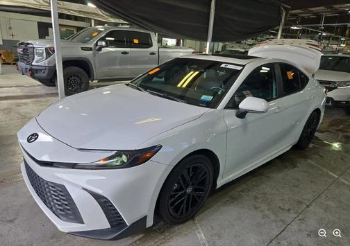Ice Cap 2025 Toyota Camry SE
