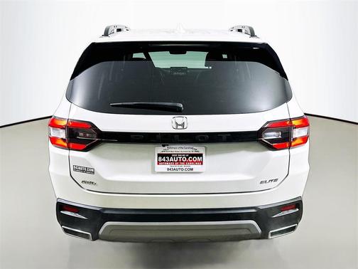 2023 Honda Pilot AWD Elite