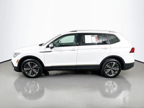 Platinum Gray Metallic 2024 Volkswagen Tiguan 2.0T Wolfsburg Edition