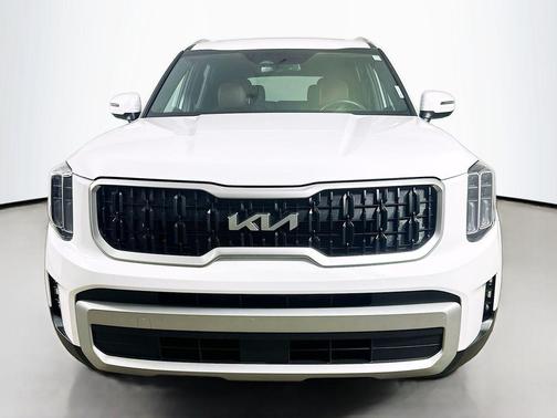 Glacial White Pearl 2023 Kia Telluride EX