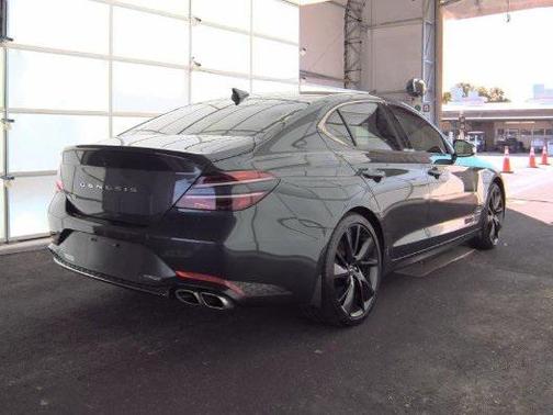 2023 Genesis G70 2.0T RWD