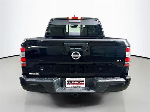 2024 Nissan Frontier SL