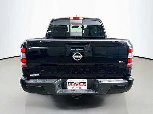 2024 Nissan Frontier SL