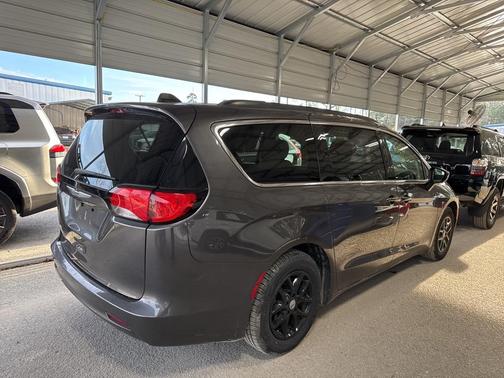 2021 Chrysler Voyager LXI