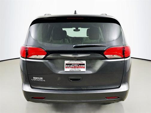 2021 Chrysler Voyager LXI