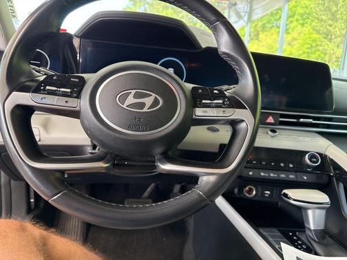 Amazon Gray 2024 Hyundai ELANTRA Limited