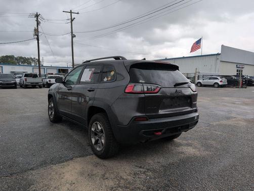Granite Crystal Metallic Clearcoat 2019 Jeep Cherokee Trailhawk Elite