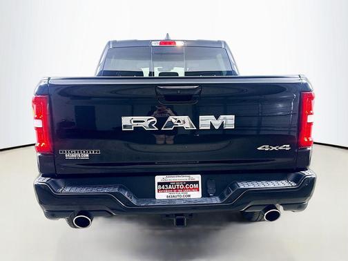 Diamond Black Crystal Pearlcoat 2025 RAM 1500 Big Horn/Lone Star