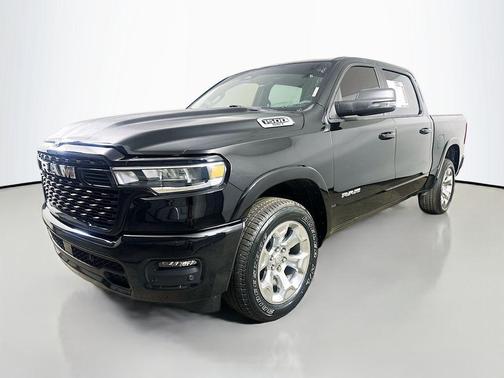 Diamond Black Crystal Pearlcoat 2025 RAM 1500 Big Horn/Lone Star