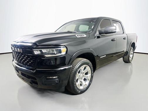Diamond Black Crystal Pearlcoat 2025 RAM 1500 Big Horn/Lone Star