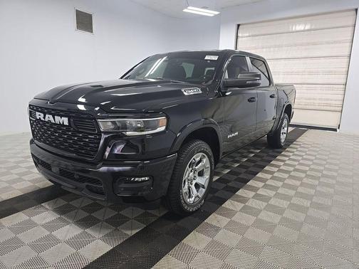 Diamond Black Crystal Pearlcoat 2025 RAM 1500 Big Horn/Lone Star