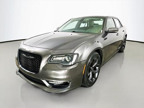 2021 Chrysler 300 Touring
